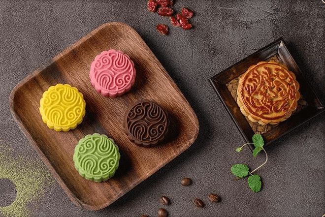 月餅全自動(dòng)刷蛋機(jī)，提高產(chǎn)品產(chǎn)量，提升產(chǎn)品檔次！